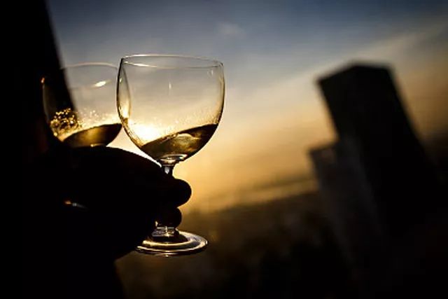敬2020一杯酒，愿世間一切安好